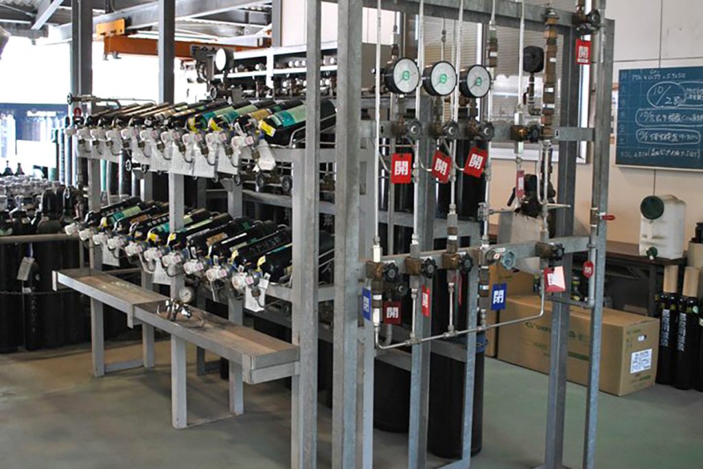 医療用酸素充填設備 19.6MPa(200kg/c㎡) 小容器専用